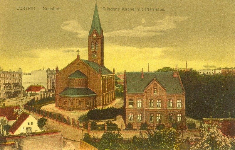 Friedenskirche und Pfarrhaus