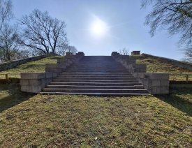 Treppe am Berliner Tor 2026 *9