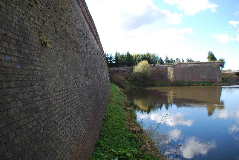 Aktuelle Fotos der Stadt Küstrin / Kostrzyn Ehemalige Altstadt & Festung - Wall am Berliner Tor ****