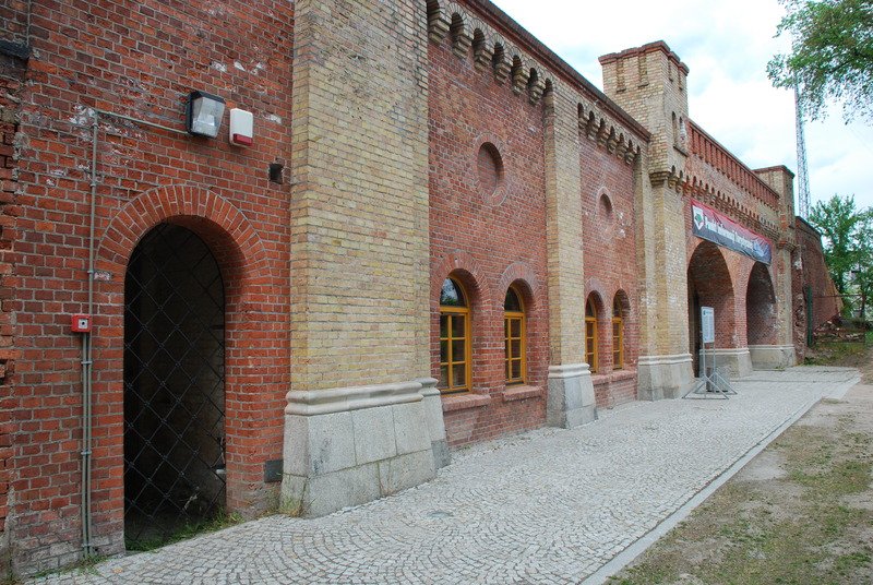 Aktuelle Fotos der Stadt Küstrin / Kostrzyn Ehemalige Altstadt & Festung - Blick zurück zum Berliner Tor... ***