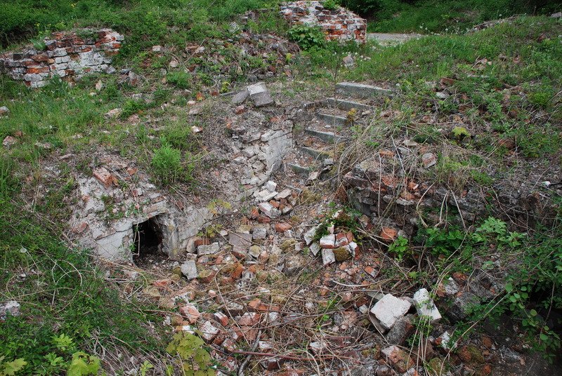 Aktuelle Fotos der Stadt Küstrin / Kostrzyn Ehemalige Altstadt & Festung - Teilweise verschütteter Eingang ***