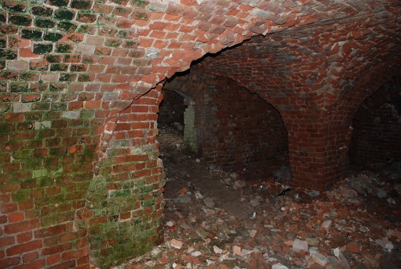 Aktuelle Fotos der Stadt Küstrin / Kostrzyn - Die Schloßkaserne Die Schloßruine - Im Gewölbe IV ***