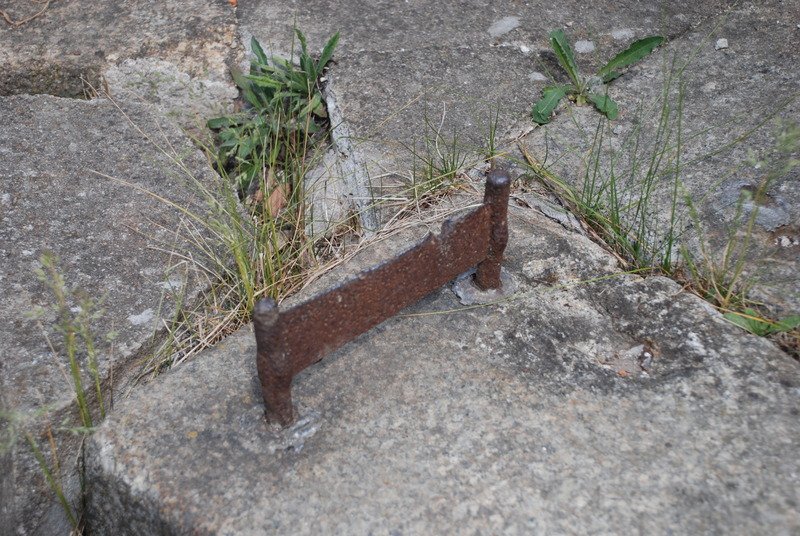 Aktuelle Fotos der Stadt Küstrin / Kostrzyn Die Schloßruine - Nahaufnahme des Schuhabstreifers