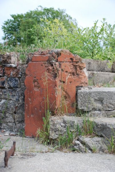 Aktuelle Fotos der Stadt Küstrin / Kostrzyn Die Schloßruine - Detailaufnahme der Mauer...  ***