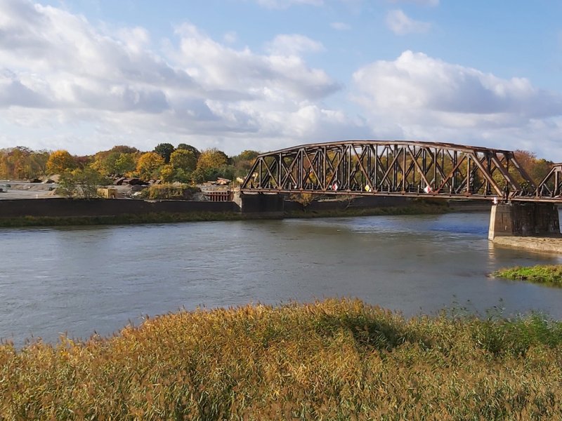 Aktuelle Fotos der Stadt Küstrin / Kostrzyn Ehemalige Altstadt & Festung - 2021: Abriss der Eisenbahnbrücken über die Oder