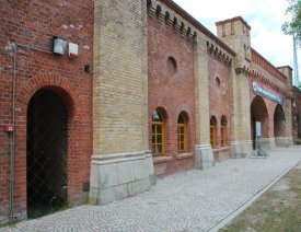 Blick zurück... *** - Wir bewegen uns nun innerhalb der Festung vom Berliner Tor Richtung Bastion König. Blick zurück Richtung Berliner Tor.