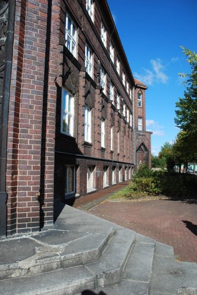 Aktuelle Fotos der Stadt Küstrin / Kostrzyn Neustadt / Kostrzyn - Fassade der Mädchenvolksschule