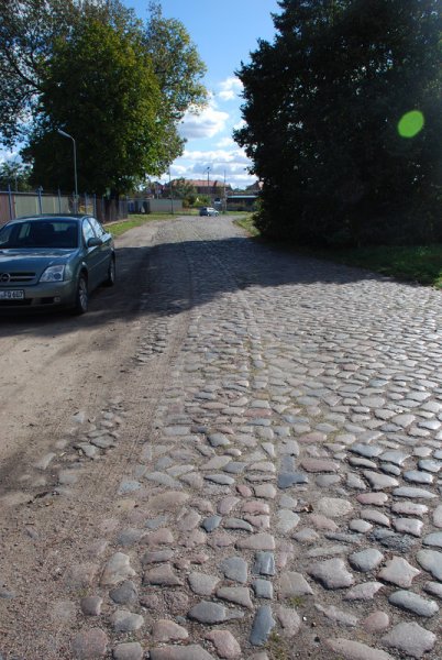 Aktuelle Fotos der Stadt Küstrin / Kostrzyn - Die ehemalige Neustadt Neustadt / Kostrzyn - Spuren der Straßenbahngleise