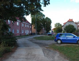 Abstecher zum Hindenburgplatz - gegenüber der Pionierkaserne. 3 von 6 Häusern stehen hier noch.