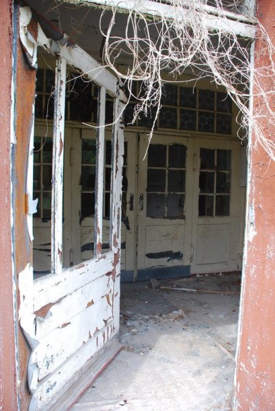 Aktuelle Fotos der Stadt Küstrin / Kostrzyn Oderinsel / Artilleriekaserne - Im Empfangsgebäude Bahnhof Küstrin-Altstadt *4