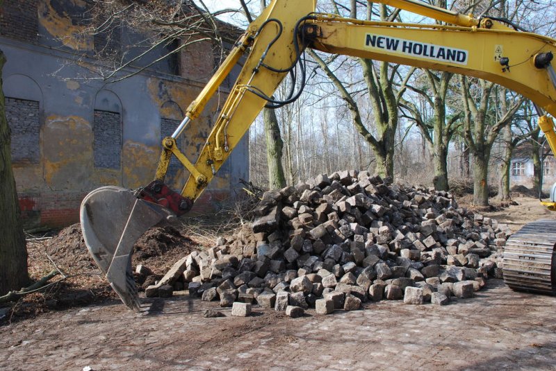 Aktuelle Fotos der Stadt Küstrin / Kostrzyn Oderinsel / Artilleriekaserne - Abriss der denkmalgeschützten Artilleriestraße (Foto: André Balk) *6