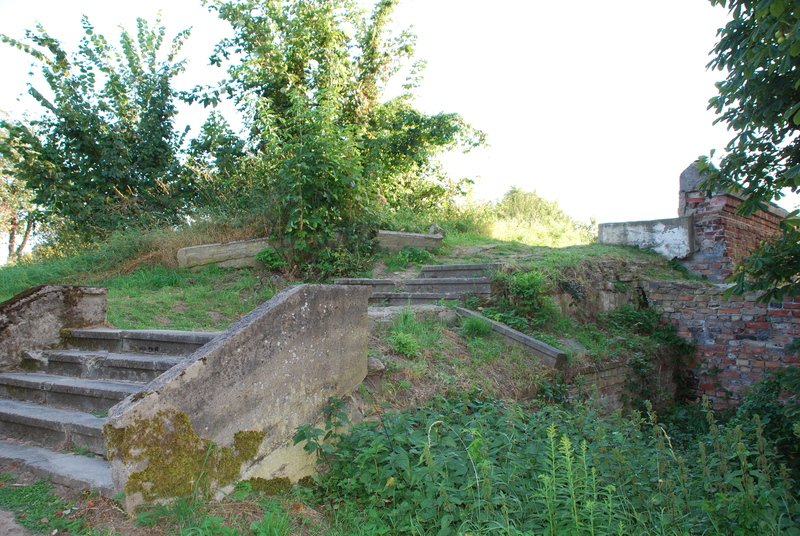 Aktuelle Fotos der Stadt Küstrin / Kostrzyn Ehemalige Altstadt & Festung - Treppenaufgang zum Kattewall vor der Sanierung **
