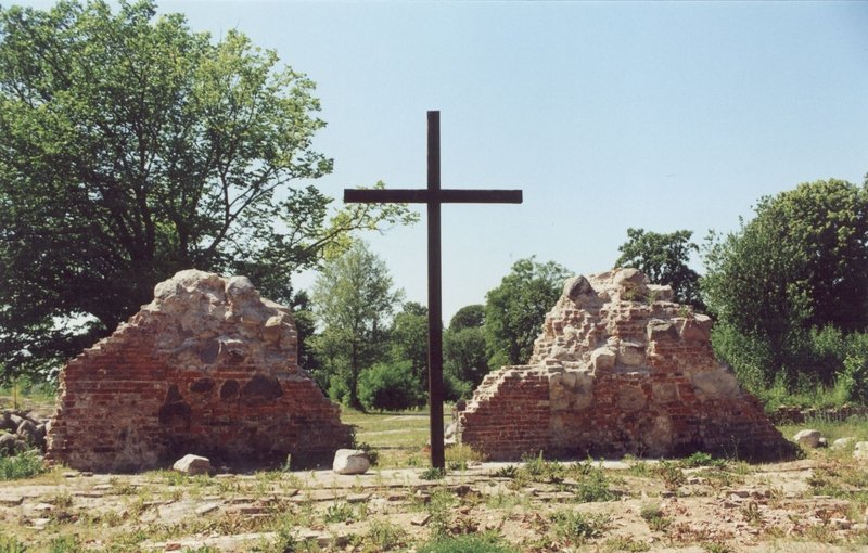 Aktuelle Fotos der Stadt Küstrin / Kostrzyn Ehemalige Altstadt & Festung - Kreuz in der Ruine der Marienkirche Küstrin *