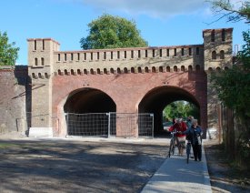 Das sanierte Berliner Tor (Außenansicht) ** - Das sanierte Berliner Tor Ende 2009. Blick stadteinwärts.