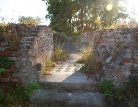 Blick in einen Raum ** - Der gleiche Eingang im Jahr 2009.