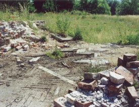 Parkettboden in der Schlossruine Küstrin  * - Eine weitere 'Innenaufnahme' mit Resten des Parkettbodens Ende der 90er Jahre.