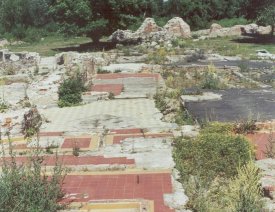 Bodenfliesen in der Schlossruine Küstrin * - Raum mit erhaltenen Bodenfliesen.