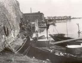 Der Fischerhafen, Blick nach Süden *1 - Der Blick ist diesmal in Richtung Bastion Philip gerichtet. Foto zur 700-Jahr-Feier.