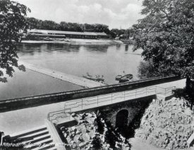 Blick auf das Fischertor *1 - ... und zum Aufgang auf den Kattewall. Standort des Fotografen war eines der Häuser in der Webergasse.