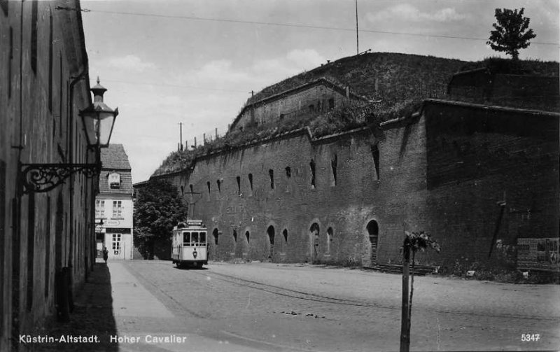 Aktuelle Fotos der Stadt Küstrin / Kostrzyn SPEZIAL: Die elektrische Straßenbahn - In der kurzen Dammstraße Richtung Neustadt *1