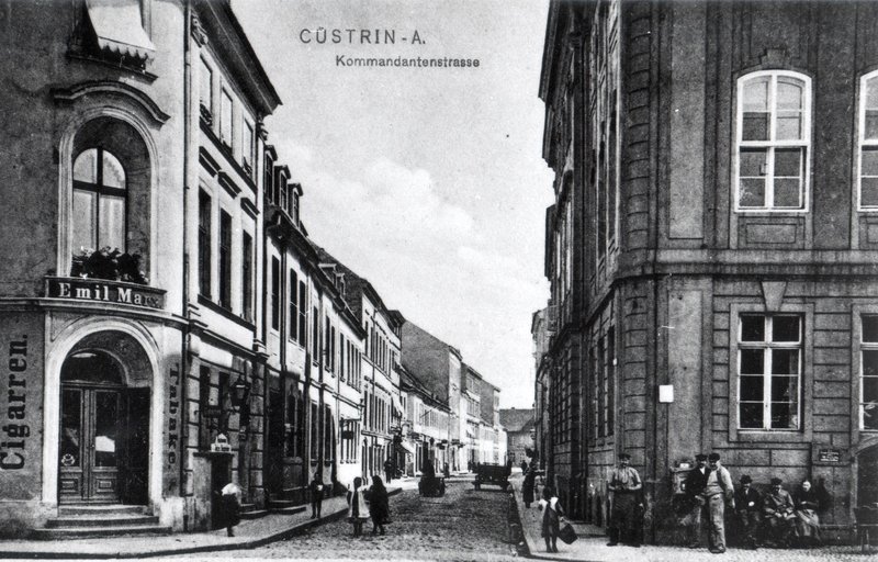 Historische Fotos von Küstrin Altstadt - Blick in die Kommandantenstraße *1