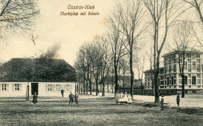 Historische Fotos von Küstrin Lange Vorstadt / Küstrin-Kietz - Marktplatz mit Kietzer Schule *2