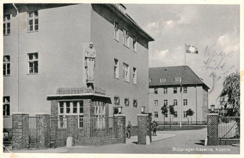 Historische Fotos von Küstrin Kaserne des Infanterie-Regiments 50 (Stülpnagelkaserne) - Haupteingang der Stülpnagekaserne mit Wache