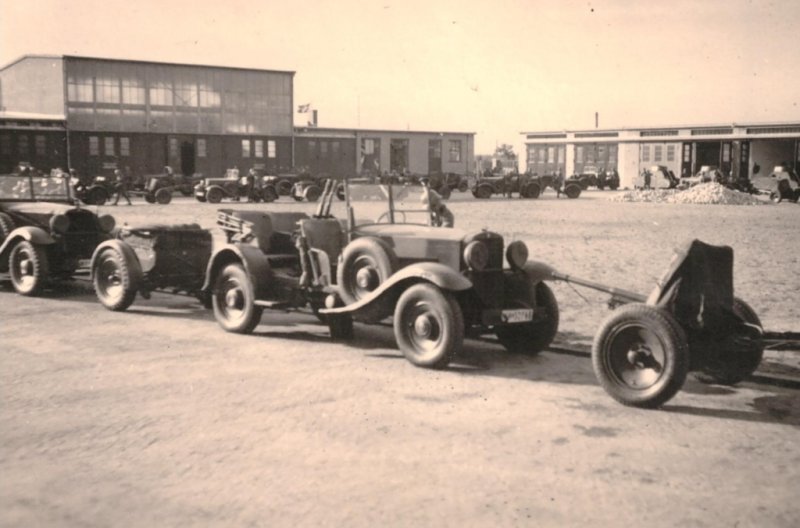 Historische Fotos von Küstrin Kaserne des Infanterie-Regiments 50 (Stülpnagelkaserne) - Fuhrpark Garagen der Stülpnagelkaserne