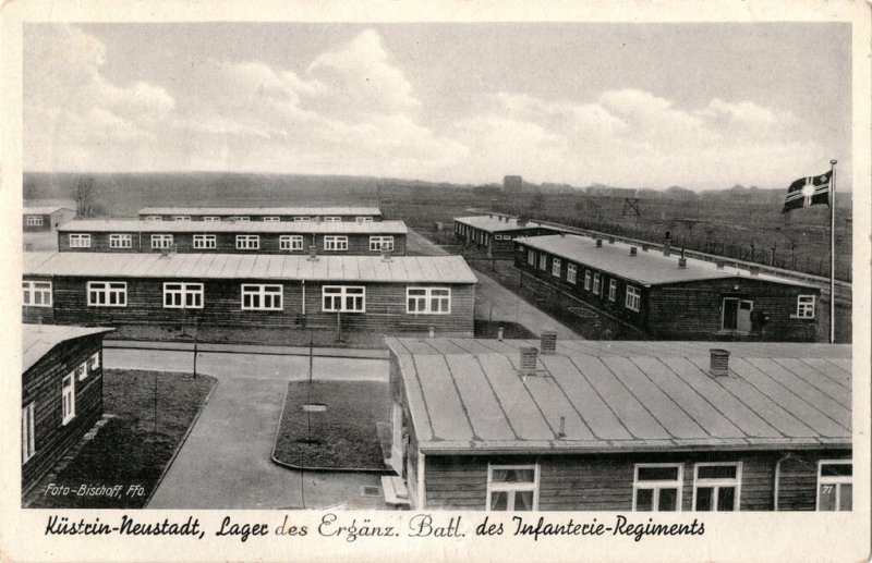 Historische Fotos von Küstrin Die Kaserne des Erg.-Bat. des Infanterie-Regiments Nr. 50 - Blick von oben auf Straßen und Baracken