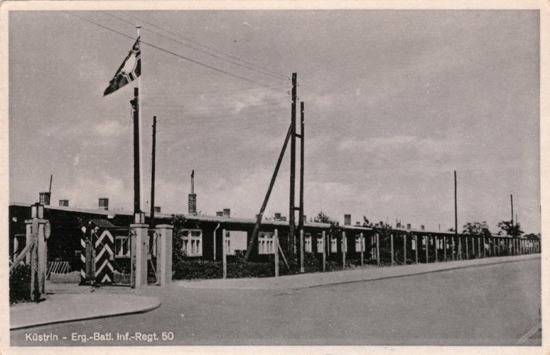 Historische Fotos von Küstrin Die Kaserne des Erg.-Bat. des Infanterie-Regiments Nr. 50 - Eingangstor zum Kasernengelände