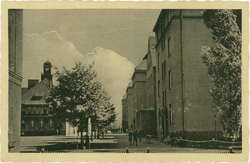 Historische Fotos von Küstrin - Kasernen und Lazarette: Die Pionierkaserne Die Pionierkaserne - Rückseite des Hauptgebäudes *4