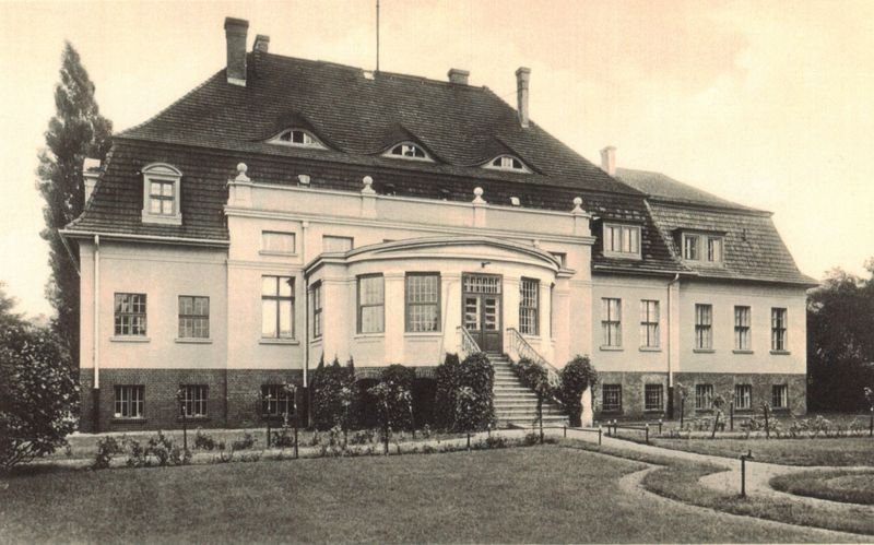 Historische Fotos von Küstrin Die Pionierkaserne - Gartenseite des Offizierskasinos der Pionierkaserne II *2