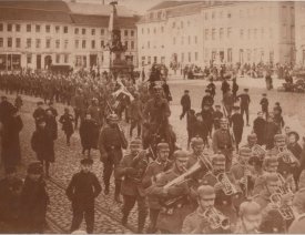 Parade auf dem Marktplatz *2 - Postkarte von 1916.