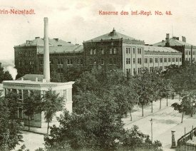 Landsberger Ecke Rackelmannstraße *8 - Vor der neuen Infanteriekaserne links zweigt die Rackelmannstraße ab. Das weiße Eckhaus war die Rackelmannstraße 14, Wohnhaus der Familie Tamm. Daneben schloss sich die Brauerei Felix Graul an.