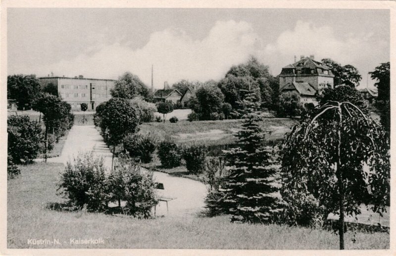 Historische Fotos von Küstrin Rund um den Kaiserkolk - Der Kaiserkolk mit Stadtsparkasse & preußischem Eichamt