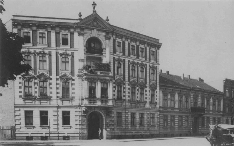 Historische Fotos von Küstrin Rund um den Moltkeplatz - Eckhaus Moltkeplatz 1 1*