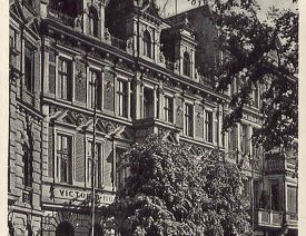 Vikotria-Hotel, Bahnhofstraße *4 - Nun zurück zur Plantagenstraße und weiter Richtung Friedenskirche.