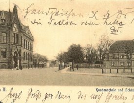 Schützenstrasse mit Schützenhaus und Knabenschule II *4 - und Schützenhaus, Blick Richtung Bahnhof Neustadt.