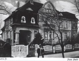 Villa des Stadtbaurates Hecht *4 - gegenüber des Eichamtes in der Zorndorfer Straße.