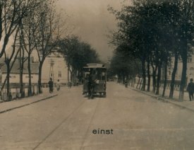 Zorndorfer Straße *4 - Blick stadteinwärts, hinten links das Eichamt. Die Pferdebahn ist Richtung Alstadt unterwegs.