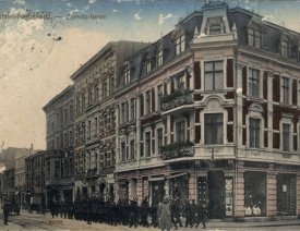 Zorndorfer Ecke Plantagenstr. *4 - Wir befinden uns nun wieder am Stern. Wir gehen jetzt noch einmal in die Zorndorfer Straße, erst einmal bis zur Ecke Hospitalkirchgasse.