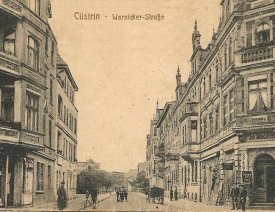 Schiffbauer Ecke Warnicker Straße *4 - Noch einmal die gleiche Kreuzung wie auf dem letzten Bild. Rechts das Geschäft Broedemann & Isert, Kolonialwaren- Wein- und  Delikatessenhdl., Schiffbauerstr. 47. Der Blick ist diesmal in die Warnicker Straße gerichtet. Jetzt gehts es zurück durch die Schiffbauer- Richtung Rackelmannstraße.