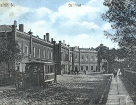 Bahnhofsvorplatz mit Pferdestraßenbahn