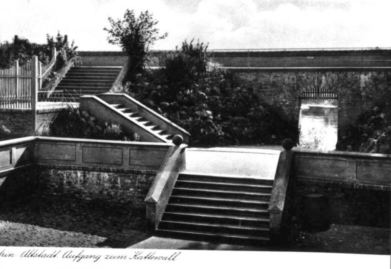 Historische Fotos von Küstrin SPEZIAL: Die Küstriner Stadttore - Das Fischertor mit Zugang zum Kattewall *1