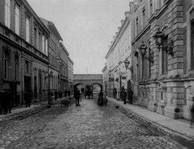 Blick durch die Berliner Straße zum Berliner Tor *3