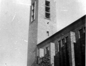 Seitenansicht der Christkönigs-Kirche - Quelle: Sammlung Elisabeth Nowakowski, geb. Glatkowski