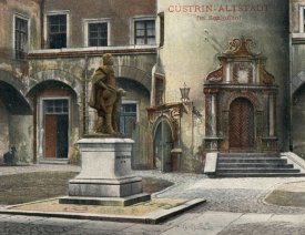 Schlosshof mit Denkmal
