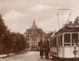 In der Artilleriestraße *7 - Im Hintergrund sehen Sie die Artilleriekaserne an der Detlefsen-Straße. Aus der Sammlung Sigurd Hilkenbach.