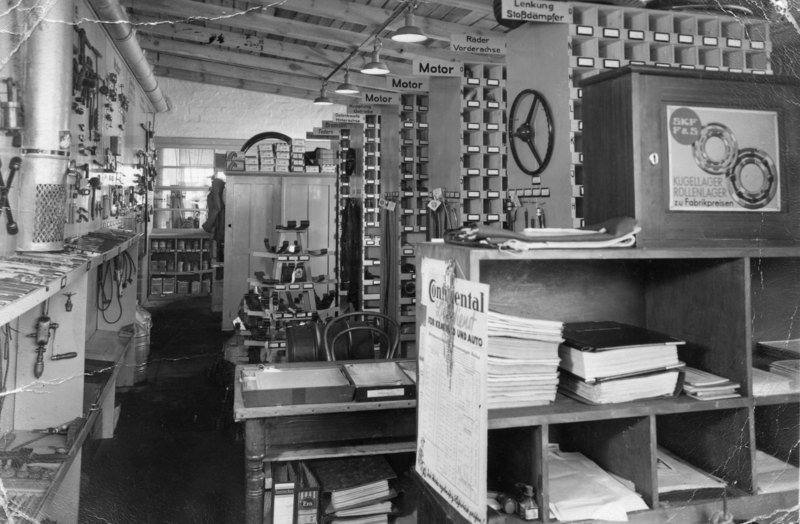 Aktuelle Fotos der Stadt Küstrin / Kostrzyn Auto- und Motoren-Reparaturwerk, Opelhandlung Walter Puhlmann - Lager der Kfz-Werkstatt Puhlmann in Küstrin