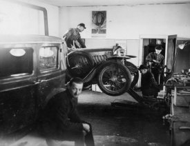 In der Werkstatt II (ca. 1930)